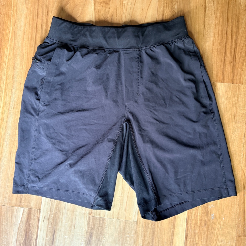 Lululemon athletica Men's Black Athletic Shorts 9” Medium